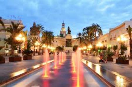 Necesito una vidente buena en Cadiz a ser posible que haga bien el tarot