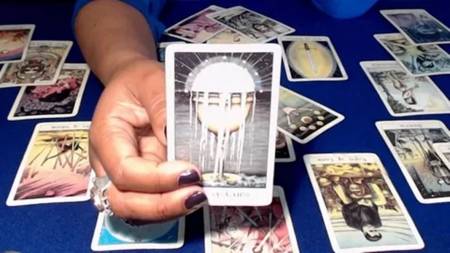 Tarot De Horóscopo Económico