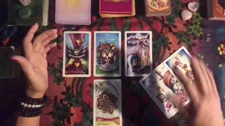 Tarot Económico Amor Futuro