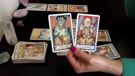 Tarot Económico Interactivo