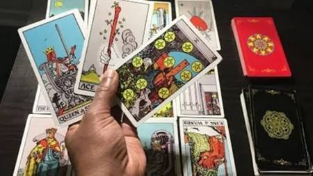 Tarot Del Futuro Económico Online