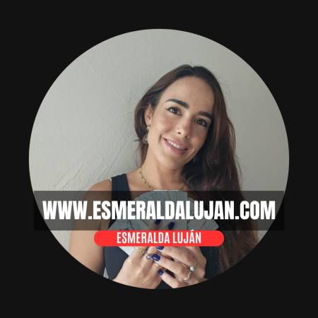 La mejor tarotista de España sella tu aura con un poder de atracción insuperable.