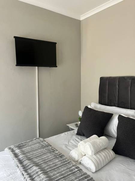 YOUR PERFECT ESCAPE STARTS HERE at ROYAL KING GUEST HOUSE ROODEPOORT: +27836868779Guest house near m